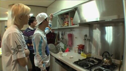 BnEwLN9CYAE3tCn.jpg:large