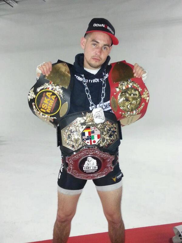 Alphaone32's tweet image. 135lb undisputed in attendence at hardplay mma event this saturday