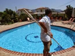 JonesEEthan's tweet image. Robina’s pool cleaning for the perfect home. Find the best #pooltechnician @ bit.ly/SCglM9