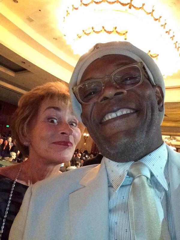 SamuelLJackson's tweet photo. Kick in' it with da Judge tonite!! http://t.co/ofHpNA90bj