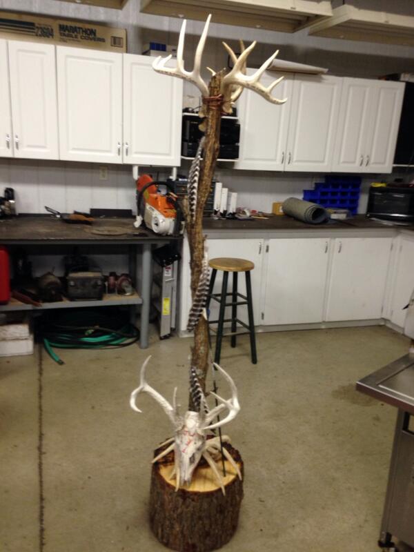 kahler_brad's tweet photo. Bet this is the most redneck hat rack ever created! #redneckart #seniorproject @KelbyMestagh @jbbecker95 http://t.co/BRJ32YGNW6