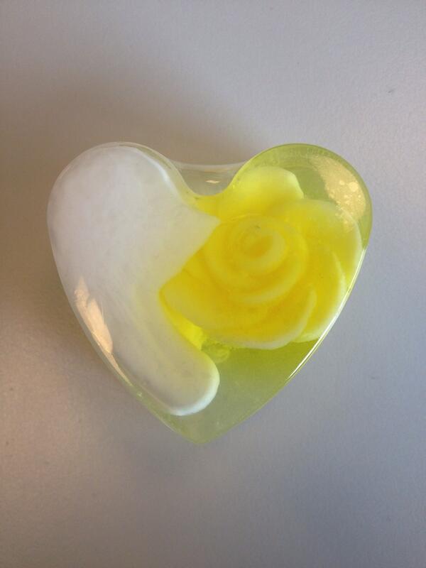 De nieuwe zepen zijn binnen <a href="/DeWoldpoort/">DeWoldpoortSteenwijk</a> #hartvoordezaak #lindenbloessem