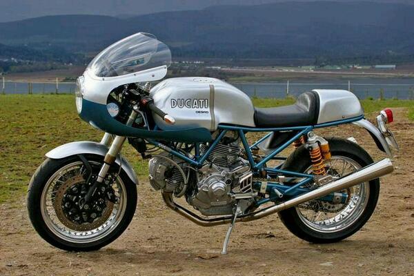alfa_vintage's tweet photo. #ducati #caferacer #motocicles http://t.co/jR8jQoI01h