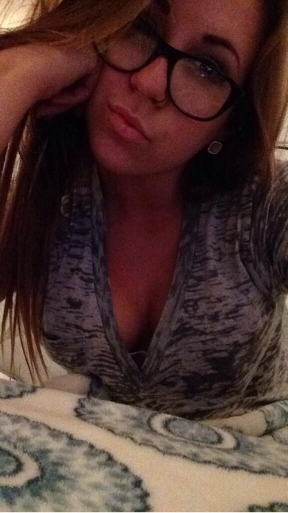 taylor_loftus's tweet image. Bored 😁💀💛