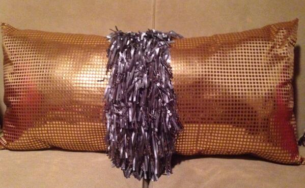 ARTOLOGYDESIGNZ's tweet photo. @ARTOLOGYDESIGNZ 
Custom Pillow Design http://t.co/R1IBmQ88ux
