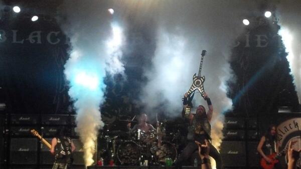 BlueMeanieBWO's tweet image. @ZakkWyldeBLS Black Label Society GRAND FINALE! #PhillyChapter