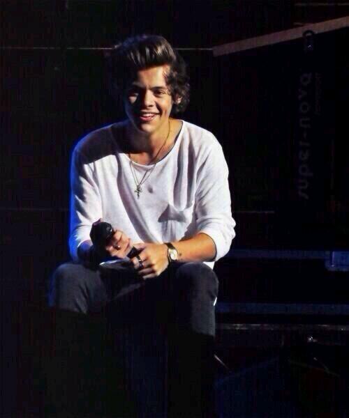 marcellsboo's tweet photo. Harry's ma angel http://t.co/Pjm9cpC9sv
