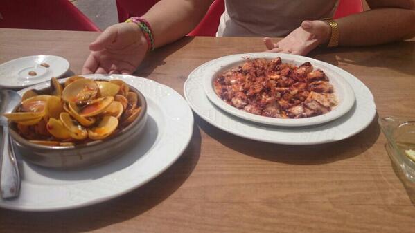 lasio87's tweet photo. Aperitivo en el valentin @26Martita http://t.co/ChcP3GZ4D2