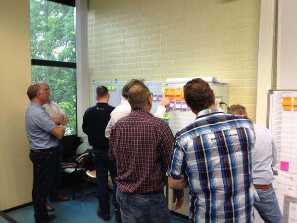 SMTBouwVastgoed's tweet photo. #Leansessie uitvoering met #co-makers voor realisatie #MFO   @erasmusnieuws http://t.co/mdDKy3cbqF