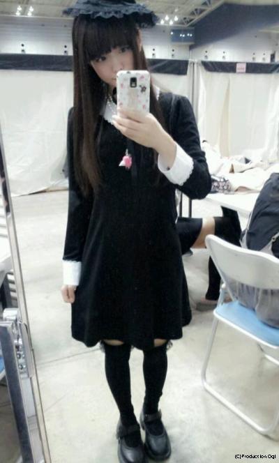 市川美織 応援サイト管理人 Na Twitteru みおりん私服コレクション あのロンハーの戸賀崎さんとの面談でも着ていたコーデ ゴスロリ風でみおりんにとっては珍しくシックにまとめています ワンピース Nice Claup 靴下 宇宙百貨 靴 Dr Martens Http T Co