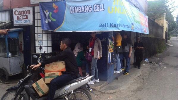 Indosat_Amazing's tweet photo. Itu outlet pilihan, bukan? RT @rasyala117: Indosat_Amazing @maria_indria kel.2 outlet ketiga http://t.co/2zFSsRnjEL