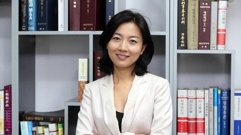 임윤선 이여자가 채널A
돌직구나와 채동욱을감싸
되요 이여자가 채동욱을 
상당히좋아하나 왜청와대
사찰을 무협의 처리되었는지
의무감이 든다고 하네요 
채동욱 아들채군 아들맞다
이말은 안하고 청와대
사찰만 애기하데요