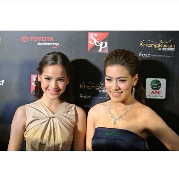 คิมมี่ ญาญ่า งาน #komchadluekawards11 😘 #ขอบคุณเจ้าของรูปทุกรูปด้วยนะจ้ะ 🙏