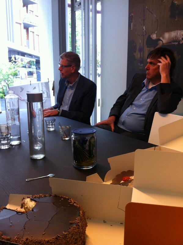 JosBouten's tweet photo. Henk van Houtum en Lei Ummels nemen deel in Heerlen aan de 24-uurssessie van Young Brainport 2020 http://t.co/D6nodRV5v6