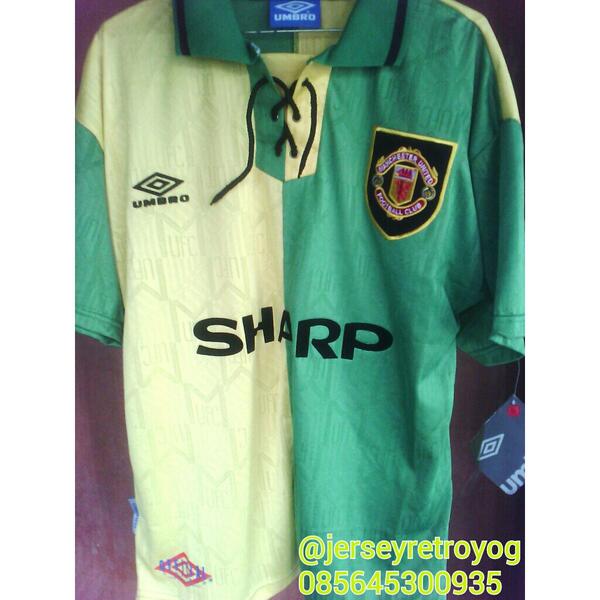 jerseyretroyog's tweet photo. Wah klo pake ini dijamin jadi ganteng dan ga ada yg ngembarin deh :) minat --> 085645300935 http://t.co/U7XyRbgJyY