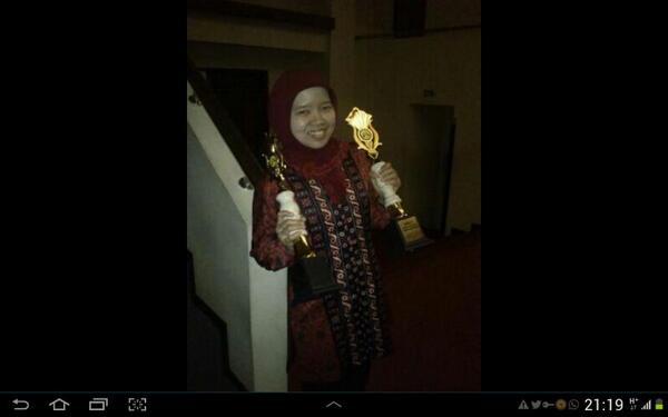 selamat jalan madame :' Terimakasih atas ilmu yang telah madame berikan :') we love youuuu madame Fitri !!!!!