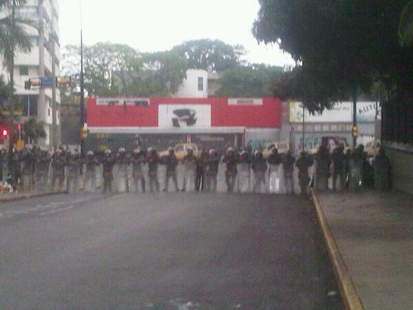 eutrafico's tweet photo. RT @SweetSourCcs: Av. Francisco de Miranda, municipio Chacao #Caracas 7:00 am http://t.co/KgwlHZdnA3 vía @Altamira_SOS