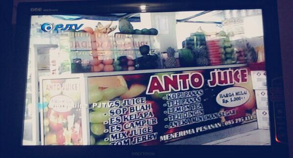 SoldaduPujasera's tweet photo. Salah satu kedai kami penikmat kuliner :) dimana jus sehat dan murah tersedia di soldadu pujasera (˘ڡ˘) http://t.co/qbeocma2IB