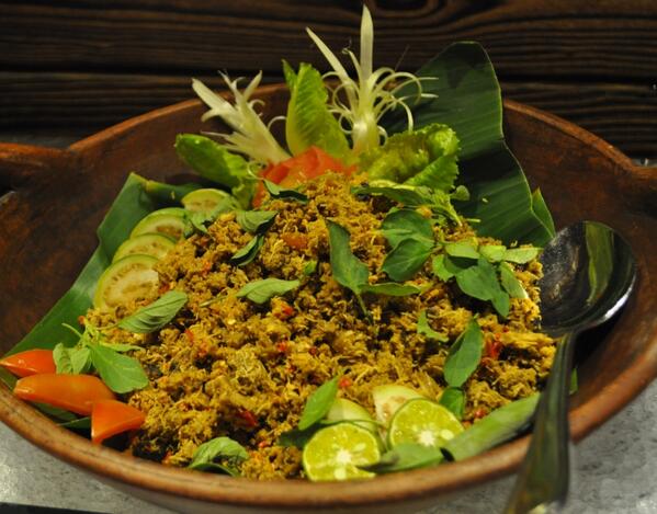 GRANMELIA_JKT's tweet photo. #Sundanese traditional buffet lunch/dinner is happening at #CafeGranVia 5 to 18 May 2014 - photo Urap Sambal Oncom http://t.co/B5lVjc0bOX