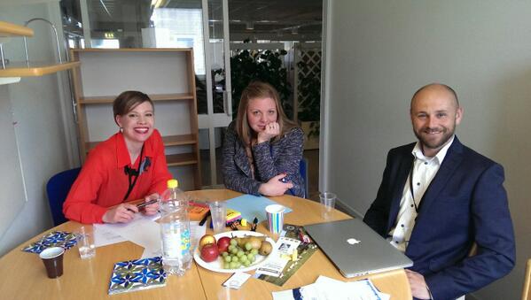 InnovatumACT's tweet photo. @LottaGergils, Susann Hertz o Niklas Andersson jobbar för fullt i Boxen på Blå Affärer. http://t.co/jyzmj0iDhn
