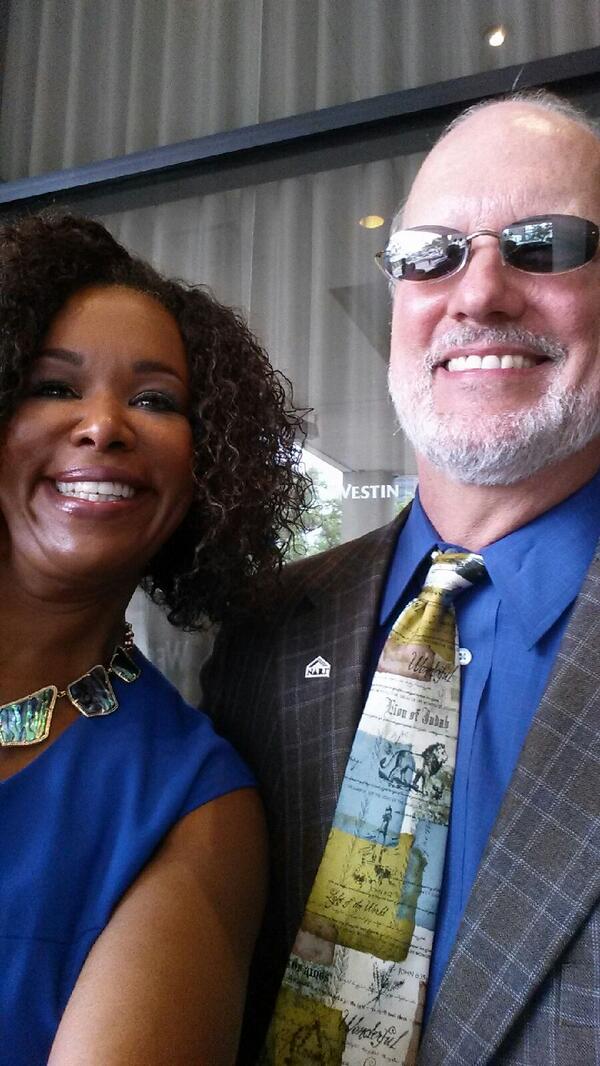 BestInvstmentTX's tweet image. Houston BBB Awards Emcee Debra Duncan @GreatDayHouston takes a moment for a #selfie with Jerry Gerald #houstonwindows