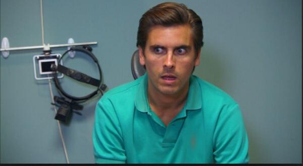 DisickReacts's tweet image. When you see someone wearing socks with sperrys