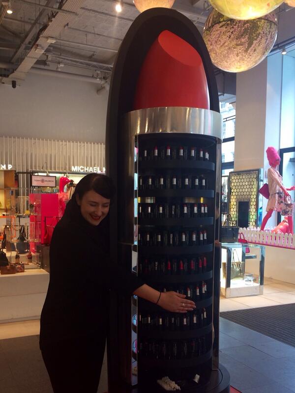 MAC_Rachel_O's tweet photo. Every lipstick lovers dream! @MACcosmetics Lipstick kiosk pop ups in #selfridges http://t.co/KAWpAq4ZW9