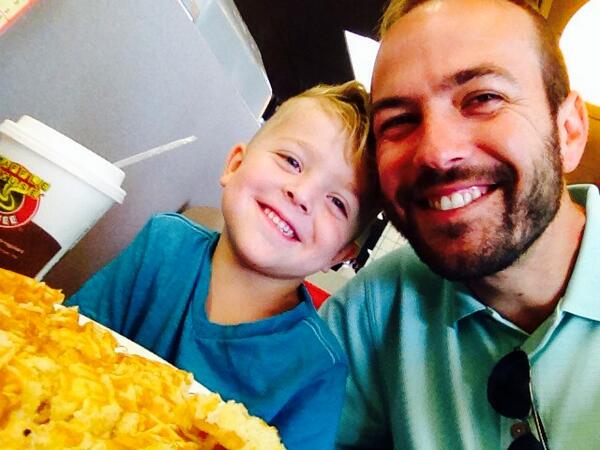 matis9124's tweet photo. Fine honey, I'll take the kids to school today. http://t.co/jtehy2ROpH