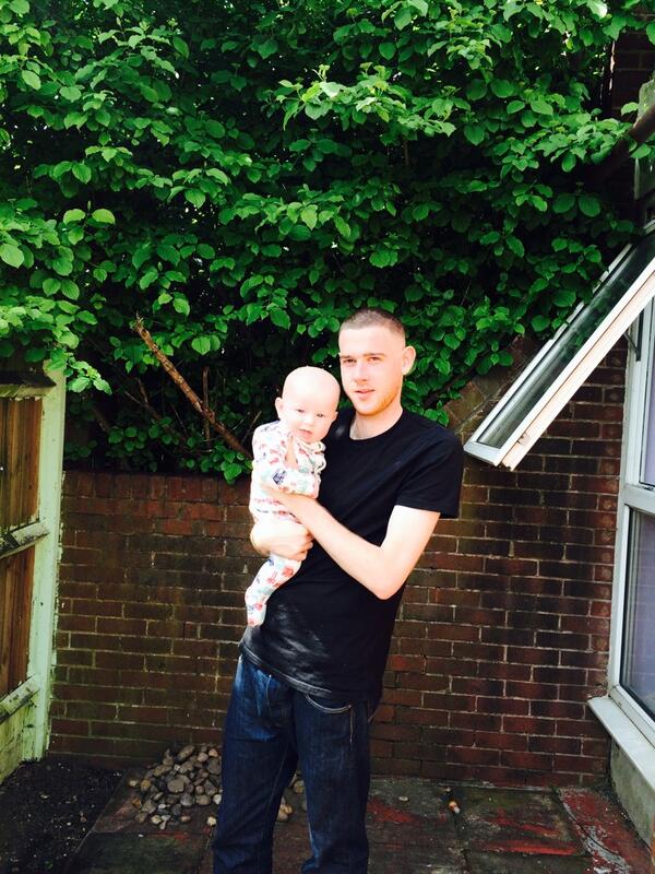 rayner's tweet photo. #magicmoments #fatherhood #daddy #son http://t.co/Oh5ltmY9aU