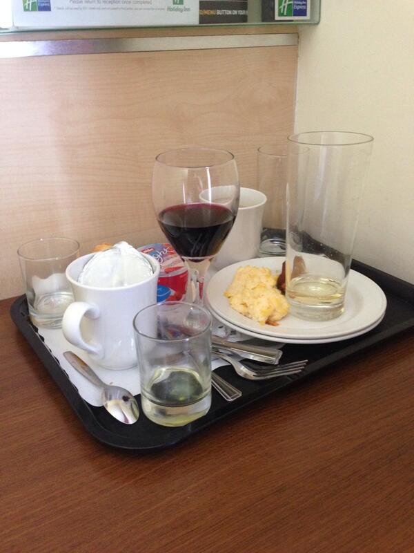 2hickchicks's tweet image. My room service breakfast #retch