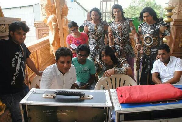 SS_SRJFC's tweet photo. Off PIC ~ @Shaheer_S on the sets of #Mahabharat! http://t.co/cORhiUZjg4