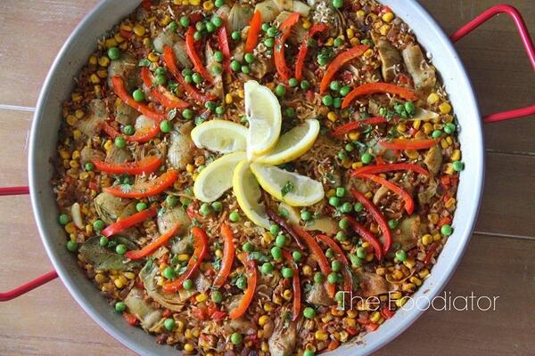 Ladies and gentlemen, we have arrived in Flavortown. SPANISH PAELLA! Recipe at thefoodiator.com #Vegan #paella