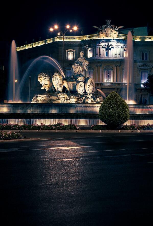 _Paisajes_'s tweet photo. Fuente de #Cibeles #Madrid La diosa Cibeles, símbolo de la Tierra, la agricultura y la fecundidad http://t.co/2H5q5NtIp2