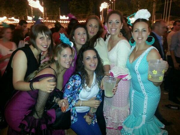 menarocio87's tweet photo. Muy buena noxe la d ayer,feria sevilla y oleee http://t.co/n6rpx2RSPR