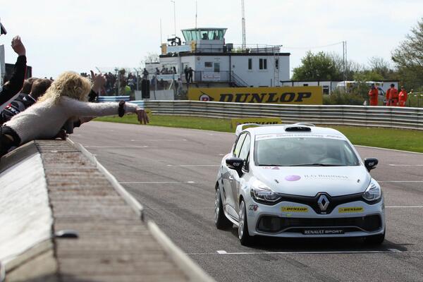 CourierConn's tweet photo. Our @UKClioCup round-up from Thruxton-
http://t.co/oQtq3LRyjD http://t.co/3fdKhPKPAv