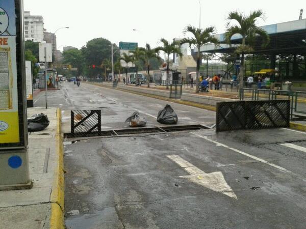 cardochacon's tweet photo. Calle final d la romulo con santa eduviges hoy 08/05/14 10:00 am http://t.co/bij6ZcRJfJ