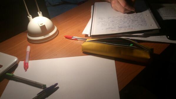 Noelius5's tweet photo. En la terraza freskitos y muy aplicados asi siii!!!!!!!! @currito92 http://t.co/HOJMudMpBn