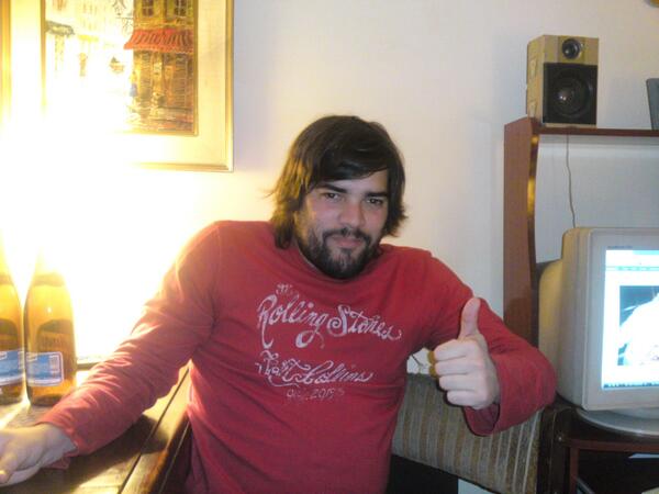 j_lugones's tweet photo. Feliz 3ra decada hermano! que pases un gran dia, abrazo! @germanfl http://t.co/OUvNlpiv8F