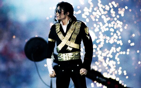 SheWasLovinMe's tweet photo. Michael Jackson is the #KiNG! http://t.co/9aRMfb5TvX