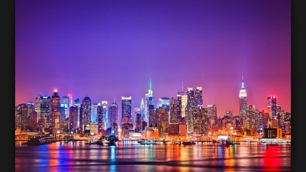 Amhali's tweet photo. Geniet zo van het uitzicht in #Rotterdam http://t.co/NL7XdWPlLU