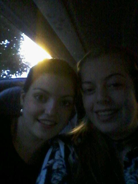 lorna_rhind's tweet photo. Despues de un dia largo en portu @adruschca http://t.co/6AMSswVUp6