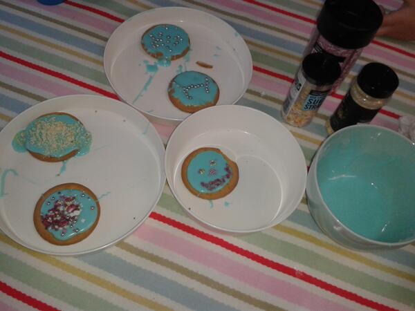 alba_cuco's tweet photo. Sweet evening! Having fun with my Lobecks http://t.co/cVAsMGci4O