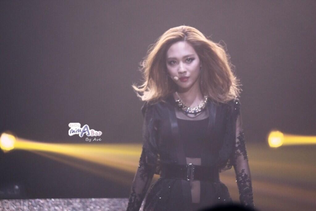 BnIU-iCCcAIuYMd.jpg:large