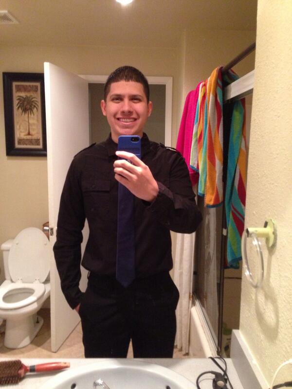 jdb_chillin's tweet image. Awkward bathroom selfie #PresentationReady
