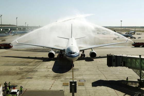 El Prat estrena conexiones con Pekín ccaa.elpais.com/ccaa/2014/05/0…