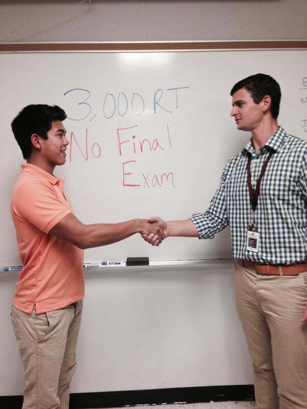 vinnylay's tweet photo. 3,000 RT to save my grade😩🙏 http://t.co/4UAwmbzdWh