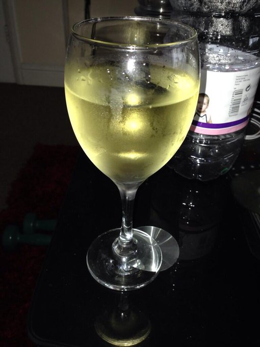 Hello wine http://t.co/iMvh9IRvxq<a href="/tag/slenderblend"class="tags"><span>#slenderblend</span></a>