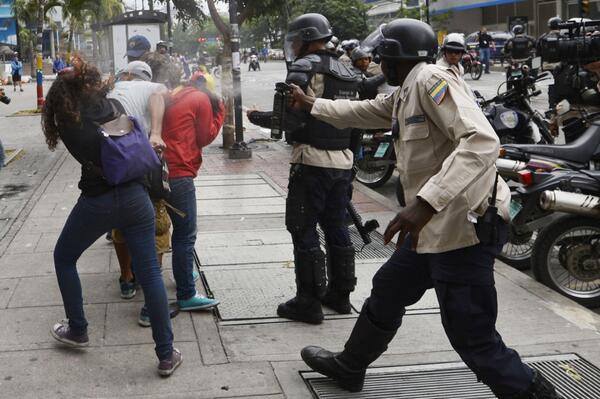 NOTICIAS VENEZUELA - Página 13 BnIfAtZIAAEiM-W