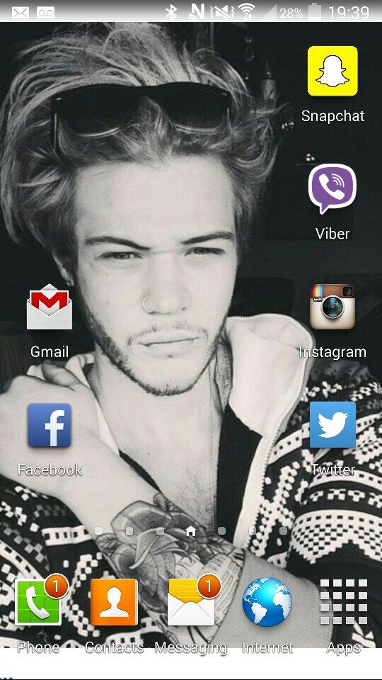 MiissMarie92's tweet photo. Damn my phone looks good ;D @LawsonRyan ♡ ur hair this way! Don't listen to people saying u need to cut it #sexy xx http://t.co/UOro8eCuwr