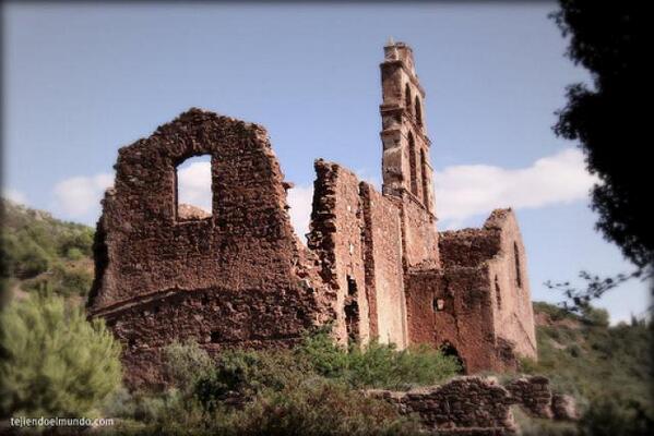 LugaresConMagia's tweet photo. Convento carmelitano del SIglo XVII situado en el término municipal de Benicasim (Provincia de Castellón, España). http://t.co/zblVtpF4Om
